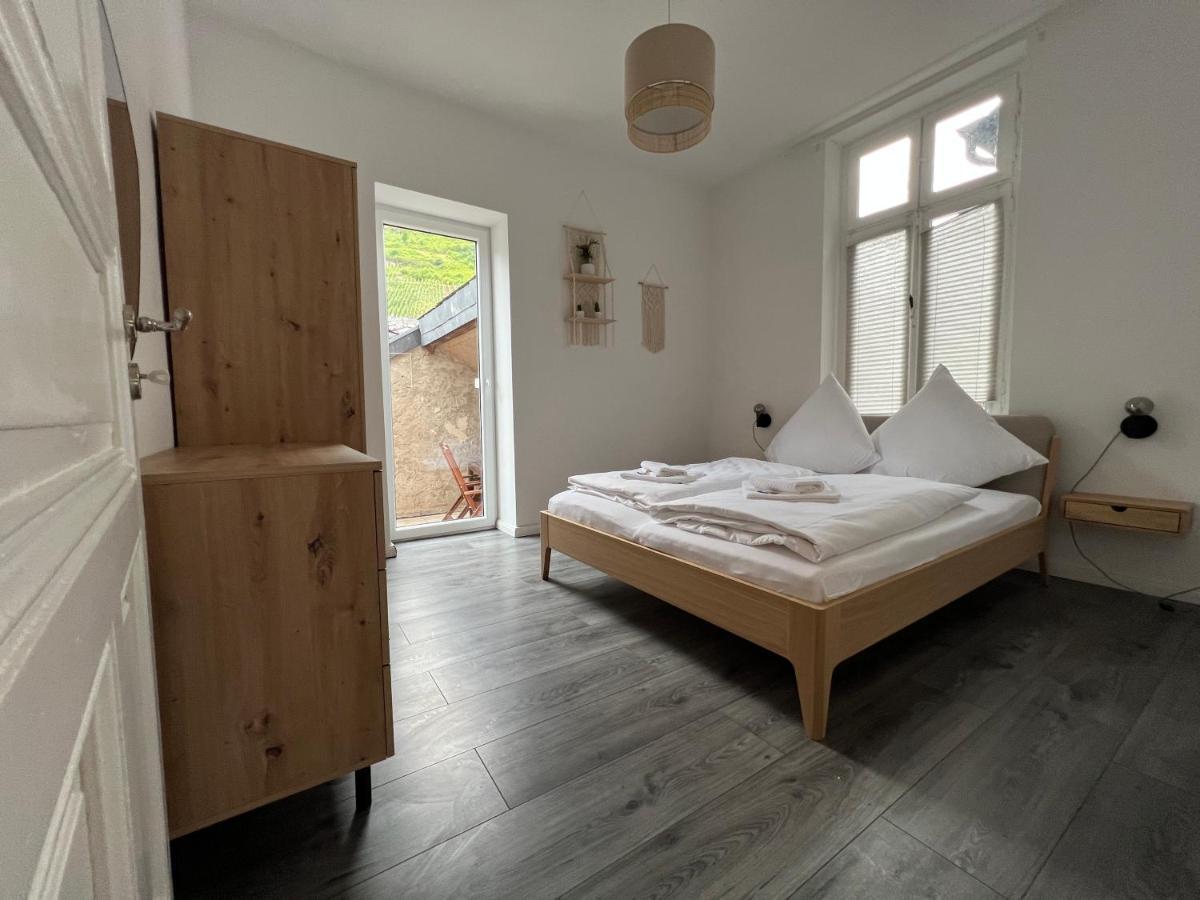 Appartement Direkter Moselblick I Altbau I 4 Personen I Terrasse à Sankt Aldegund Extérieur photo